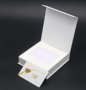 Custom Logo Printing Paper Slim Magnetic Vip Gift Card Boxes Credit Card Holder Packaging Box For Card